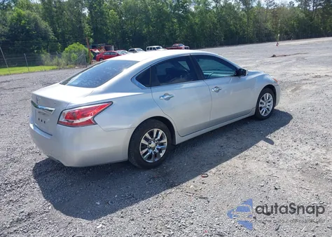 2015 Nissan Altima 2.5/2.5 S/2.5 Sl/2.5 Sv из США, поврежденный, VIN 1N4AL3AP2FC245789